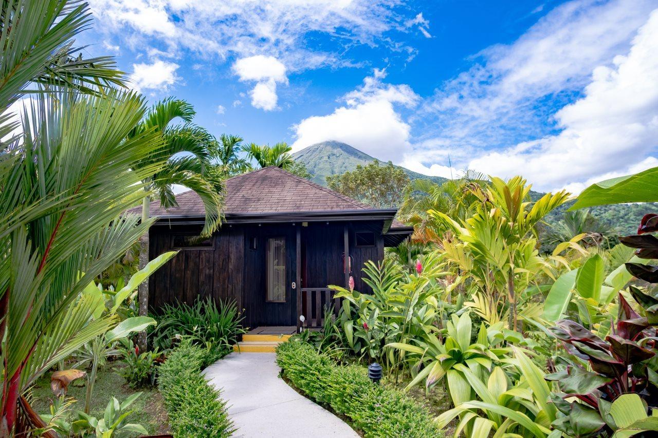 Hotel Lomas Del Volcan La Fortuna Bagian luar foto