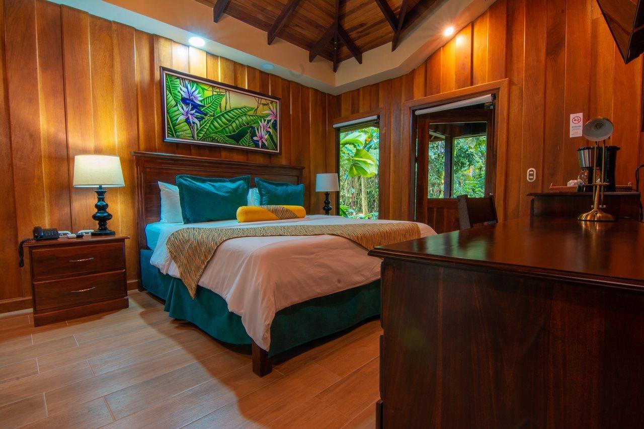 Hotel Lomas Del Volcan La Fortuna Bagian luar foto