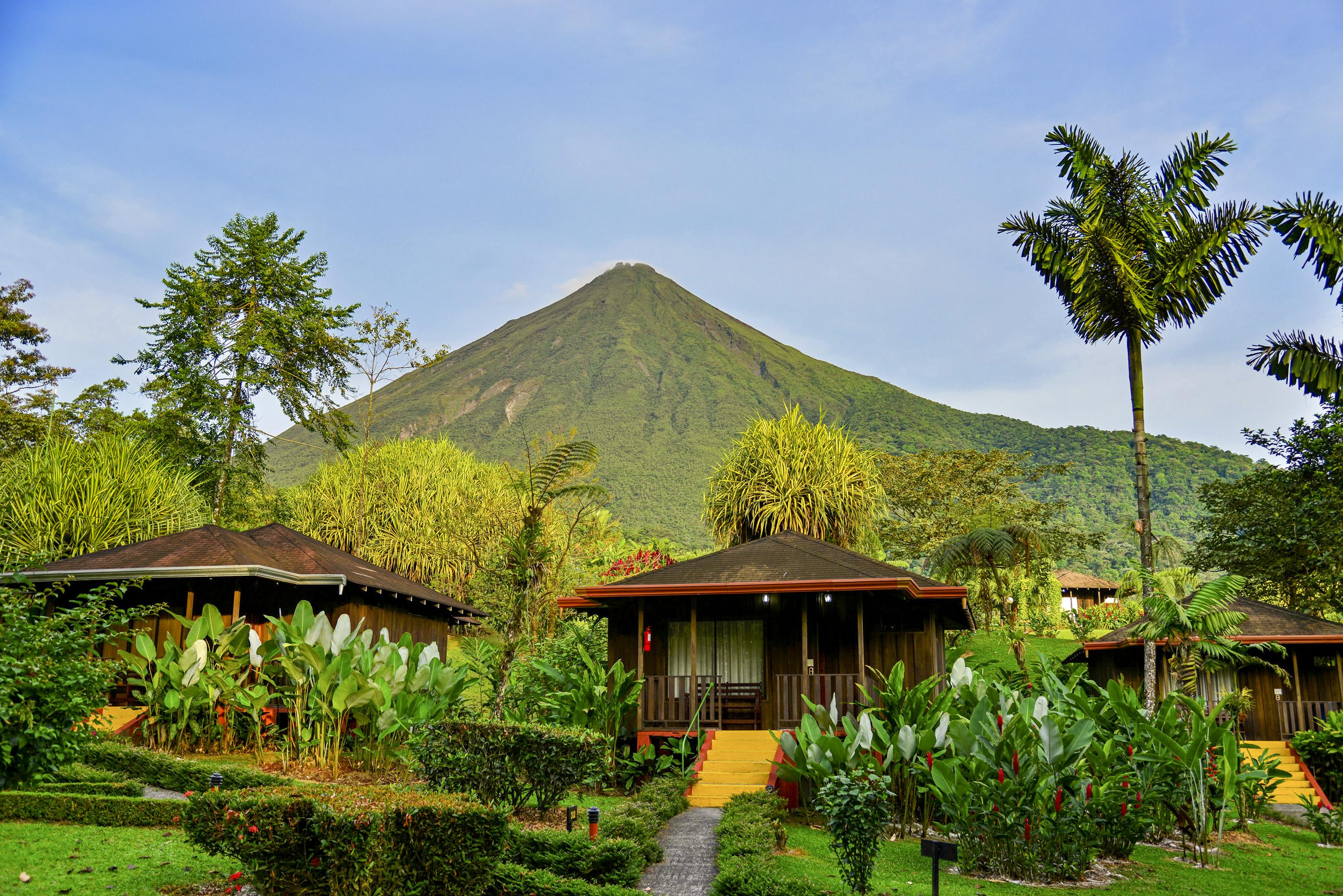 Hotel Lomas Del Volcan La Fortuna Bagian luar foto