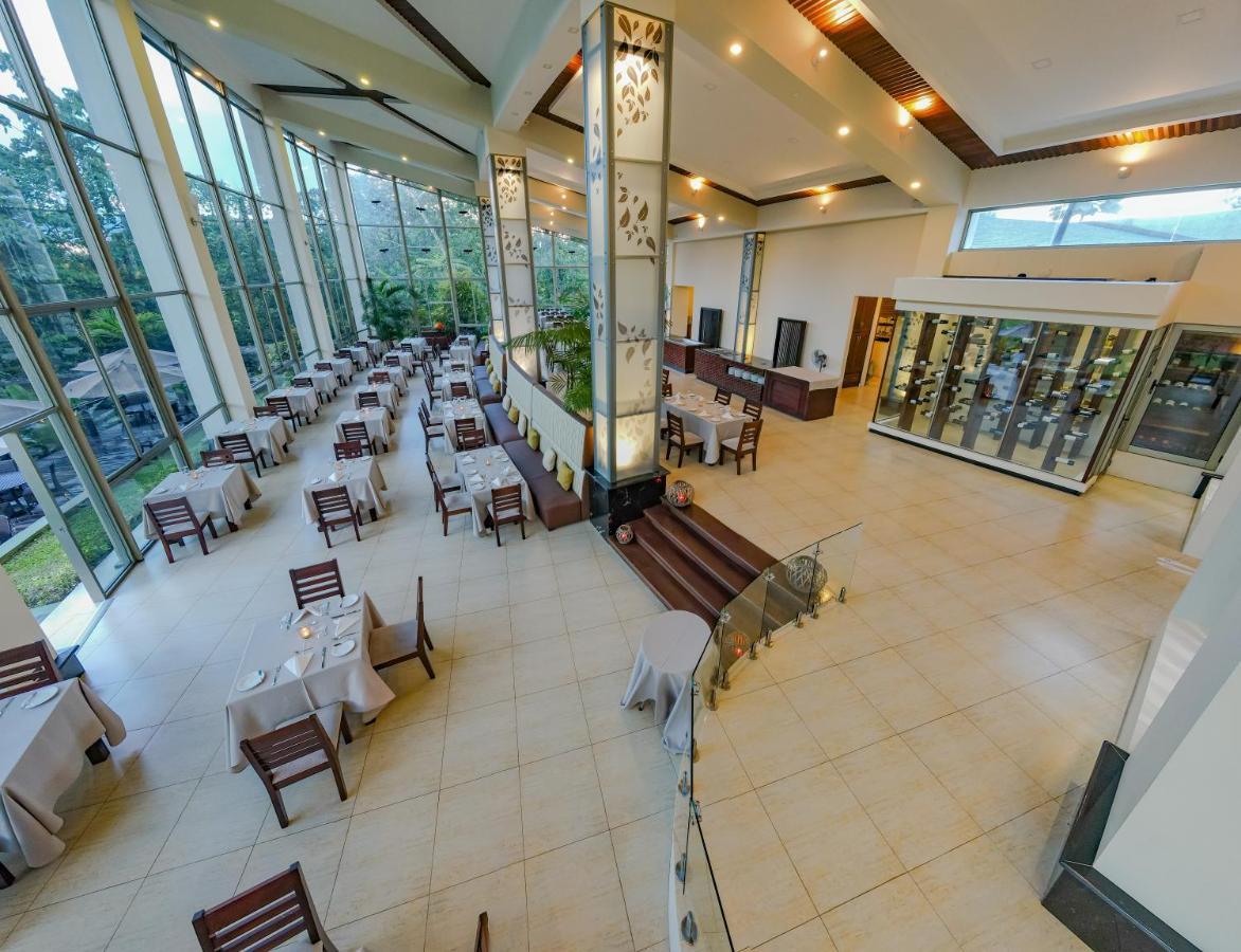 Hotel Lomas Del Volcan La Fortuna Bagian luar foto