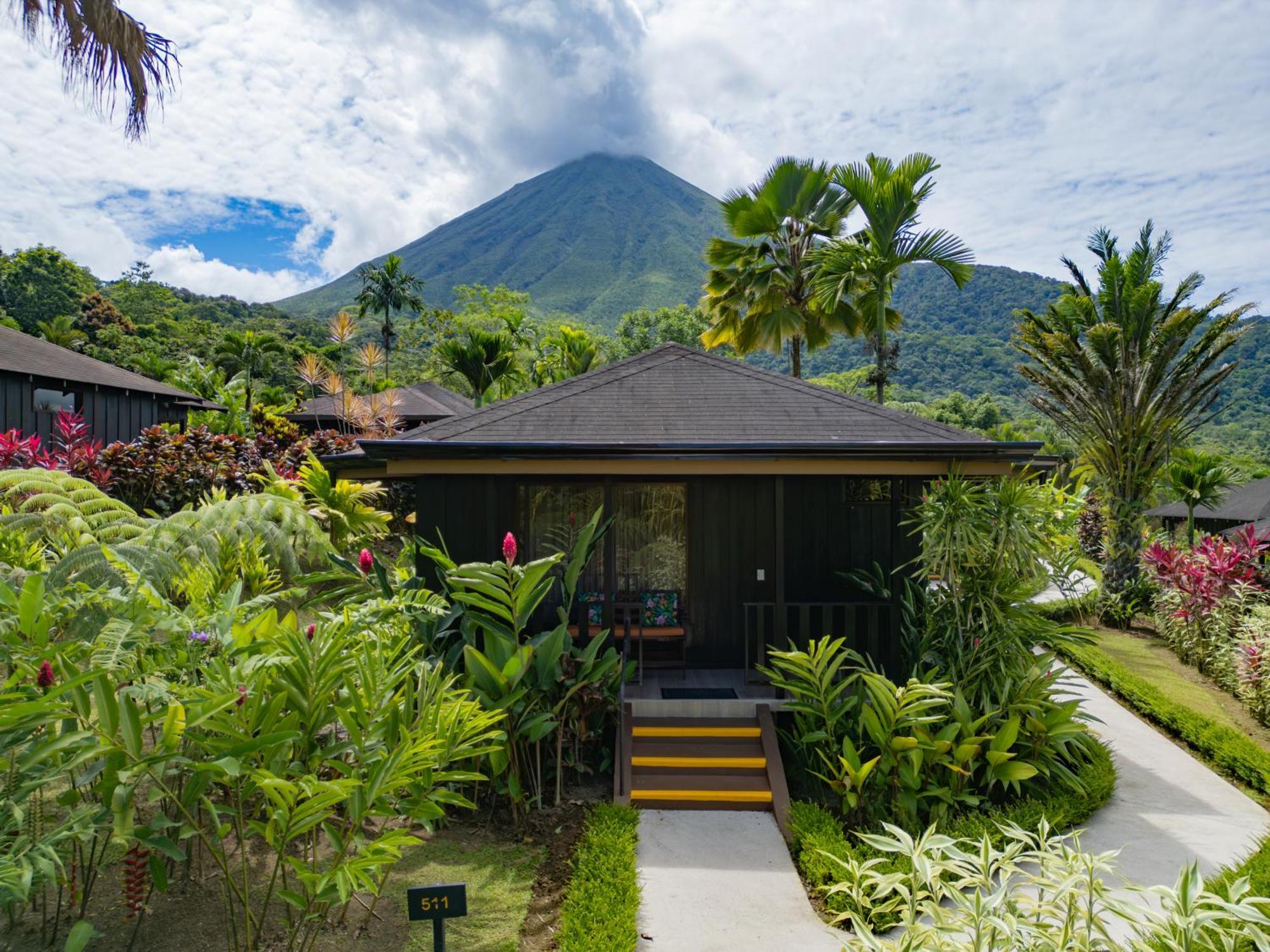 Hotel Lomas Del Volcan La Fortuna Bagian luar foto