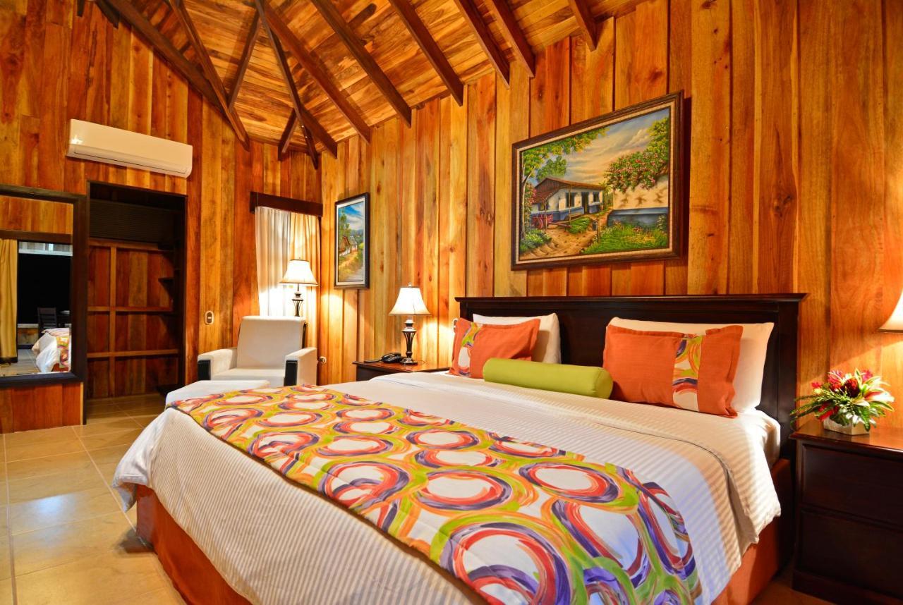 Hotel Lomas Del Volcan La Fortuna Bagian luar foto